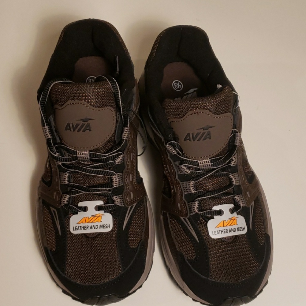 Brand new tennis shoes!!!